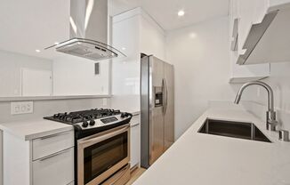 1451 Franklin St in Santa Monica! Steps to SM Blvd and near the Water Garden.