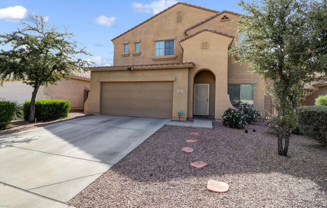 Gorgeous 5 Bed 2.5 Bath home in south Phoenix