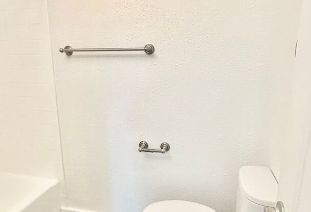 3 beds, 2 baths, 985 sqft, $2,495, Unit 401