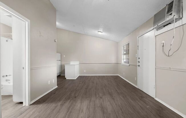 Studio, 1 bath, 400 sqft, $775, Unit PF-112