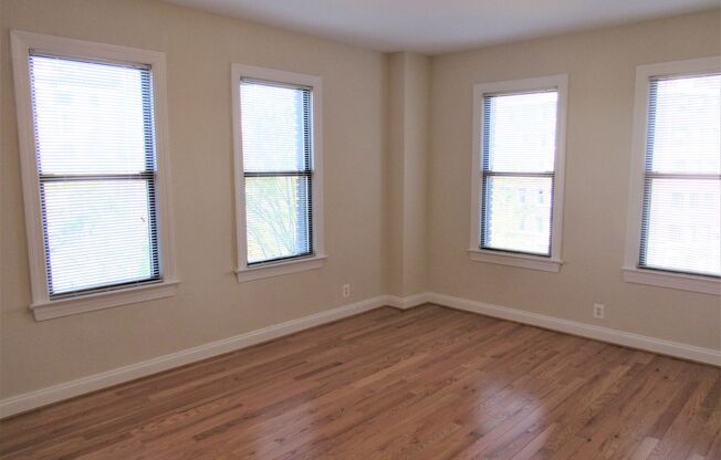 1 bed, 1 bath, 681 sqft, $3,225, Unit H802