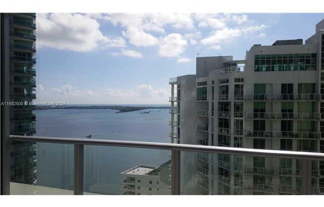 2 beds, 2 baths, 997 sqft, $4,990, Unit 1300 Brickell Bay Dr # 26-03