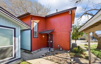 Great 2 bedroom townhome available now!