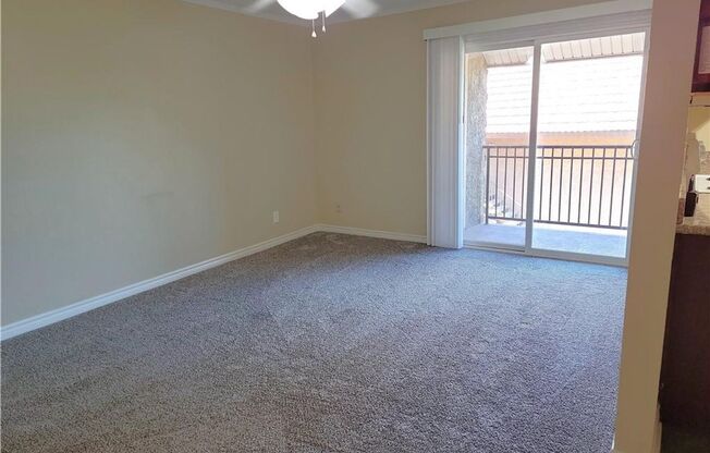 Adorable unit in Bella Vita community!