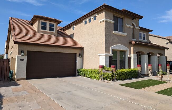 5 Bedroom Home in the Montelena Neighborhood near E Ocotillo Rd and S Ellsworth Rd!