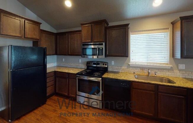2 beds, 1 bath, 880 sqft, $1,495, Unit chin297-1