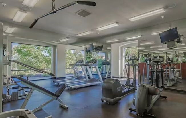 1 bed, 1 bath, 812 sqft, $2,165, Unit 1014