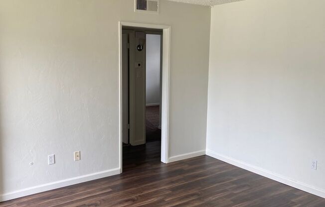 2 beds, 1 bath, 900 sqft, $1,400, Unit Unit D