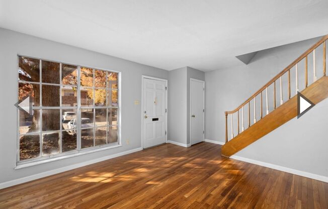 1 bed, 1.5 baths, 680 sqft, $975, Unit 9621 Lynntown Court