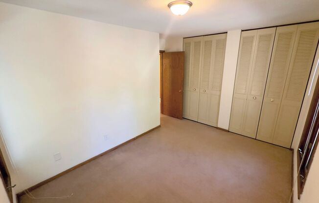 2 beds, 1 bath, $1,350, Unit 3