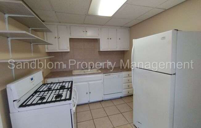 3 beds, 1 bath, $1,150