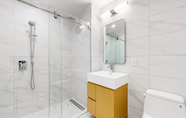 Studio, 1 bath, $3,360, Unit 5M