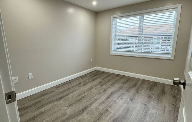 2 beds, 1 bath, 680 sqft, $2,550, Unit 21-34
