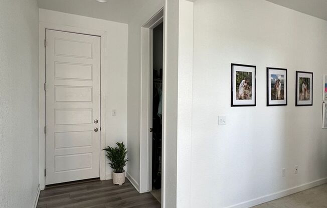 Modern 3 Bed/3 Bath Townhome in Broomfield - Available August 4th