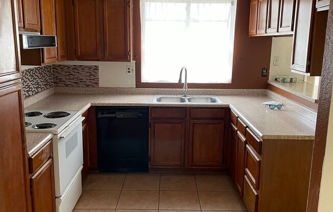 Charming 3 bed 2 bath single level home with RV Gate