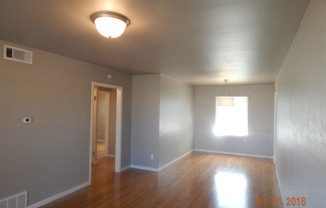 2 beds, 1 bath, $1,095