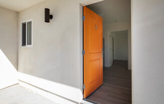 Modern Ocean Beach 1 Bed/1 Bath Apartment ~ Pet Friendly, 1/2 Block to Beach!