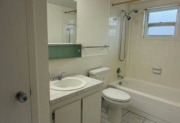 2 beds, 2 baths, $1,350, Unit UNIT N6