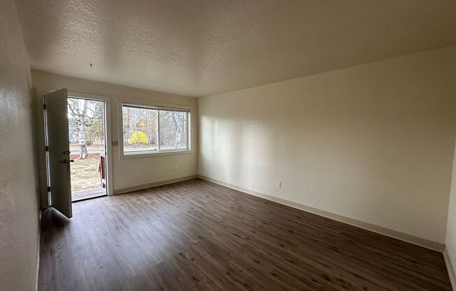 JL B  -  8036 Loganberry St