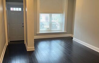 East Baltimore 2 Bedroom w/Den 1.5 Bathroom