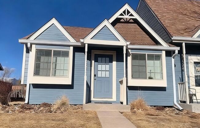 Cozy 2 bedroom Townhouse in Cheyenne Mountain with VIEWS of mountains