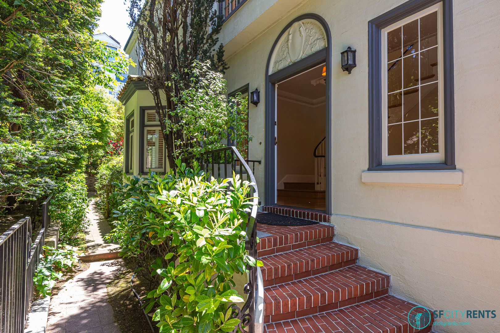 Pacific Heights: Remodeled Single Family Home w/ Garden, Rec Room & Double Car Garage