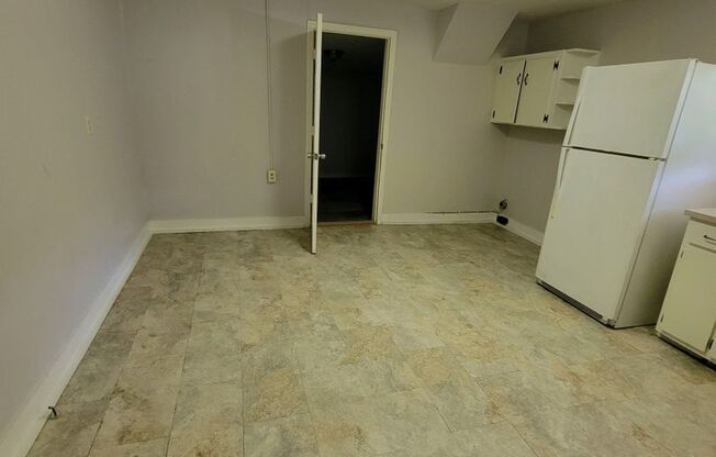 3 beds, 1 bath, $1,000