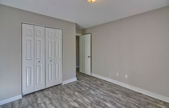 2 beds, 1 bath, $1,250, Unit 8