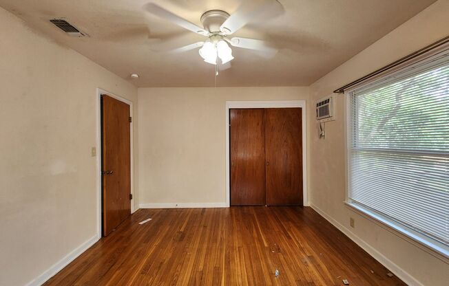 3 beds, 1 bath, $1,550