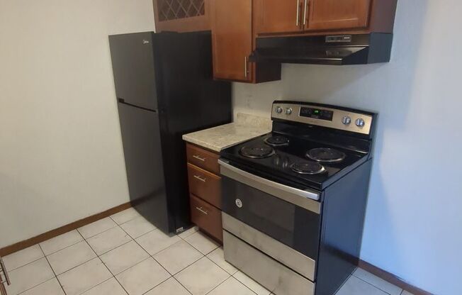2 beds, 1 bath, 815 sqft, $975, Unit 1014-011