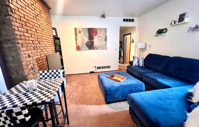 332 Lehigh Avenue (Full Service)