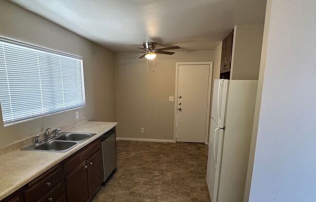 3 beds, 1 bath, $1,650