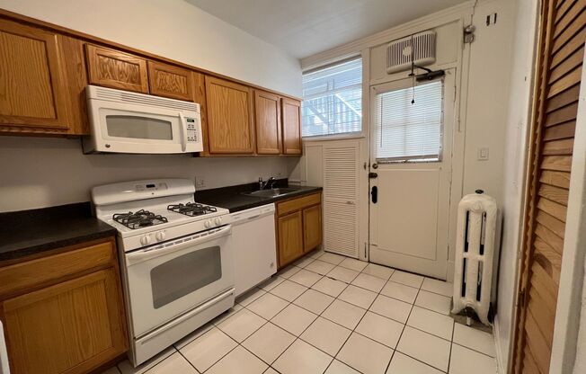 2 beds, 1 bath, 785 sqft, $2,255, Unit 1509-13.5-3E