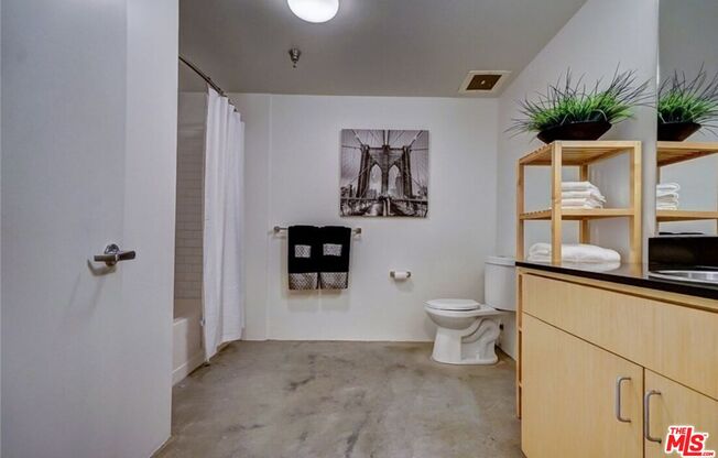 Studio, 1 bath, 940 sqft, $3,150, Unit 505