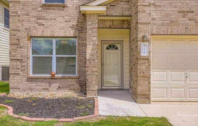 Stunning 4-bedroom/2.5-bathroom Home near JBSA-Randolph (Converse, TX)