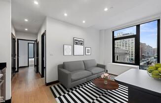 401 W 33 ST