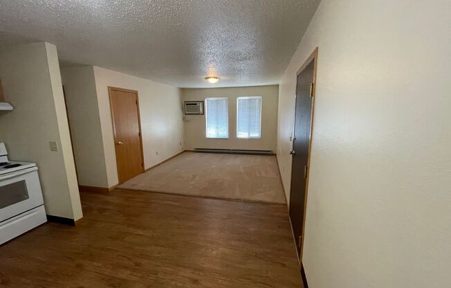 1 bed, 1 bath, 560 sqft, $625, Unit 4