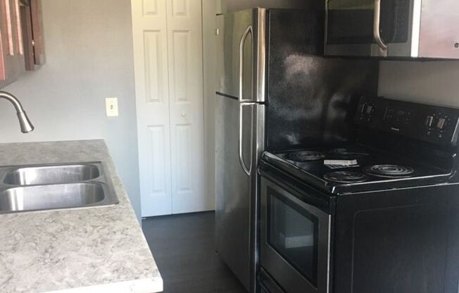 1 bed, 1 bath, 550 sqft, $950, Unit 2104-05