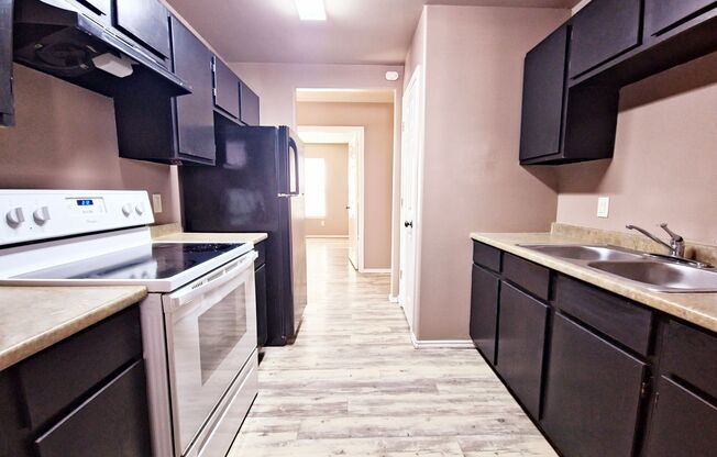 3 beds, 2 baths, $1,100, Unit Unit #1