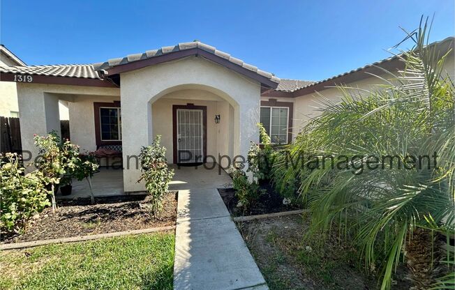 Stunning 5 Bed/2 Bath S Bakersfield Home w/ RBP & Security Deposit Alternative Option