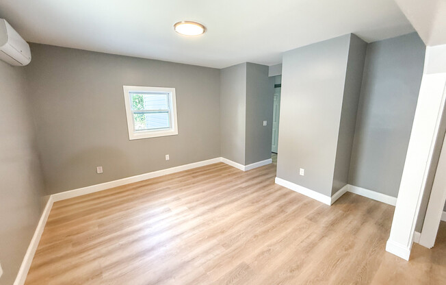 4 MULDOONS CT