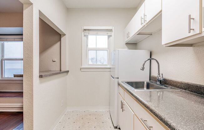 Studio, 1 bath, $1,169
