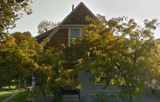 1420 N CEDAR