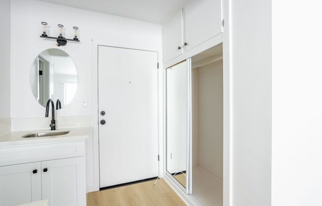Studio, 1 bath, 263 sqft, $1,399, Unit 326