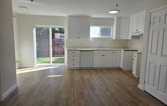 Charming 2-bedroom 3 bath Town-Style in Van Nuys