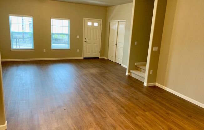 New Townhome Steps from Willamette River