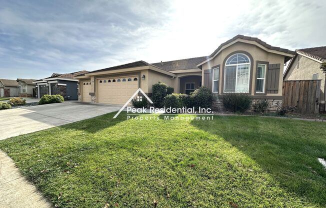 Very Nice 4bd/2.5b Elk Grove House with Bonus Room!