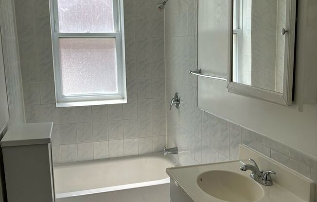 1 bed, 1 bath, 900 sqft, $1,750, Unit 4410-49