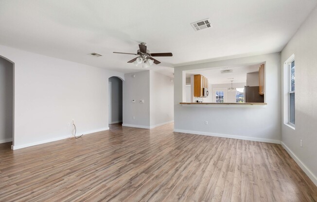 Updated 4/BR 2/BA Home Minutes from Downtown!