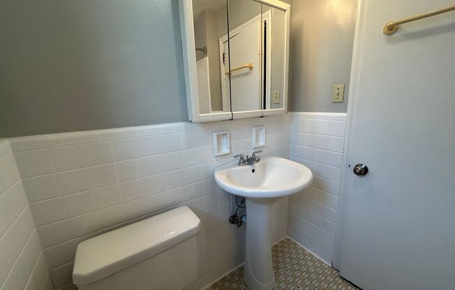 2 beds, 1 bath, 800 sqft, $1,790, Unit 6236 Fifth Ave. #201A
